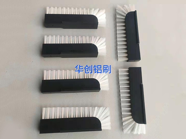 你知道該如何進行毛刷輥的清潔工作嗎？